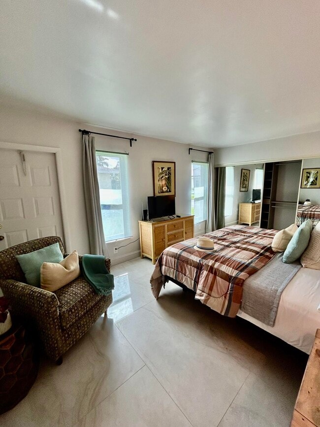 Building Photo - 5289 Lakefront Blvd