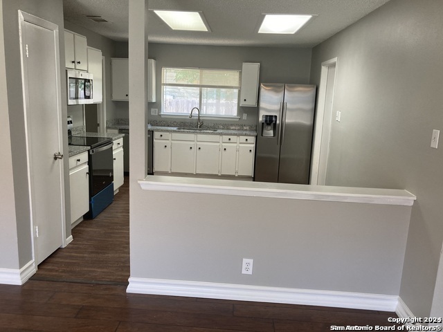 Building Photo - 8338 Bent Meadow Dr