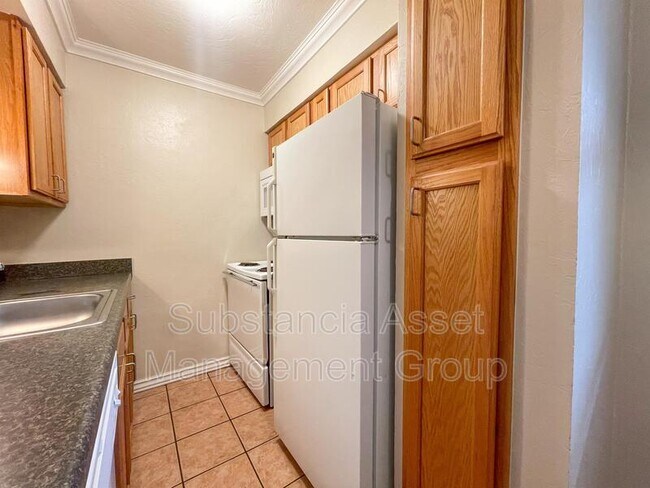 Building Photo - 1430 NW 25th St