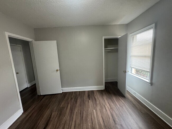 Building Photo - 1895 S Lauderdale St