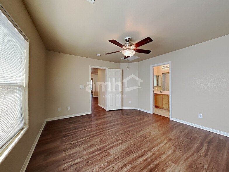 Building Photo - 8991 Ornate Glade Ave