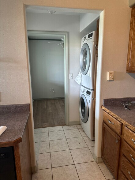 Building Photo - 1168 Mustang Ln