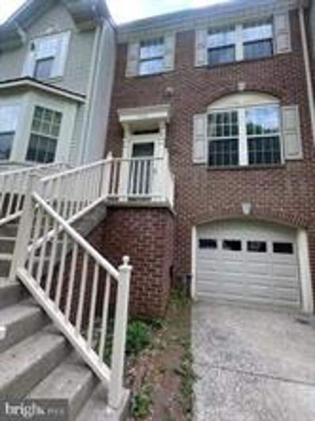 Building Photo - SPACIOUS TH IN OLNEY