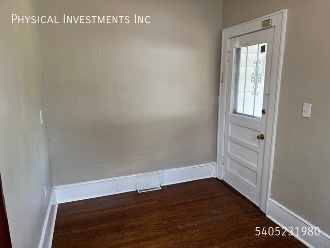 Building Photo - 1729 Moorman Ave NW