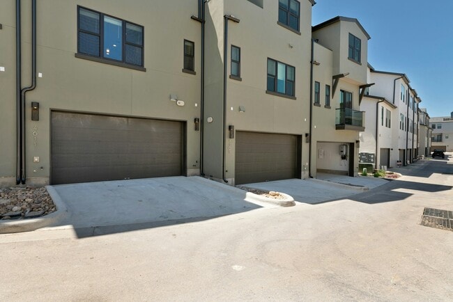 Building Photo - 4611 Unity Cir