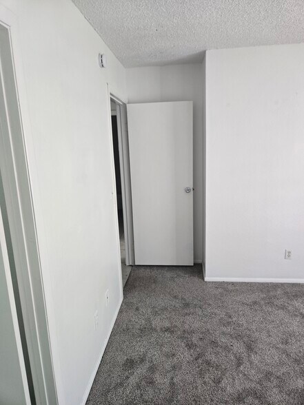 Building Photo - 2841 Wheelwright Dr
