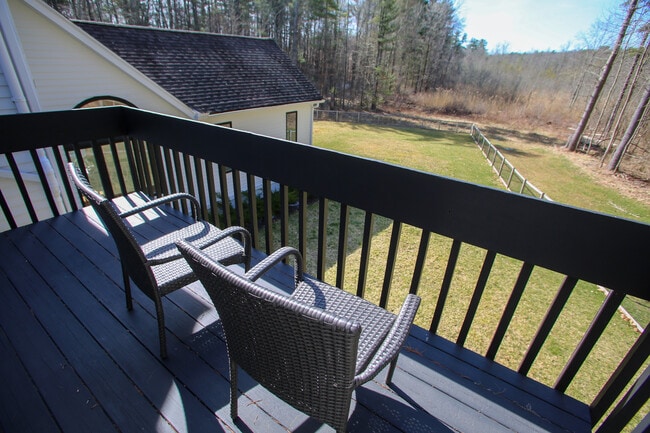 Building Photo - 23 Cross Rd