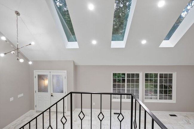 Building Photo - Stunning Private AIR CONDITIONED Dream Home in Coveted Bridal Trails