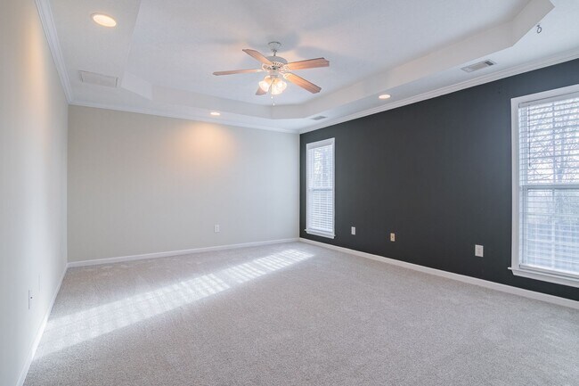 Building Photo - Updated 3 Bedroom Ranch