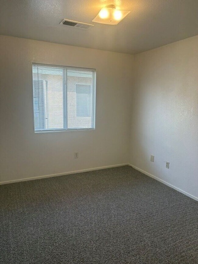 Building Photo - 1736 Inyo St