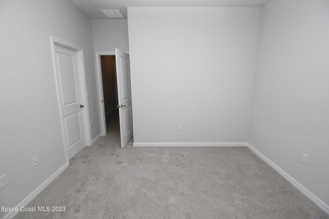 Building Photo - 743 Andrew St SE