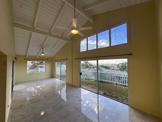 Building Photo - Village Park -3 Bed/ 2 Bath/ 2 Parking