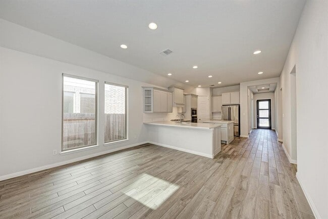 Building Photo - 133 Bauer Lp