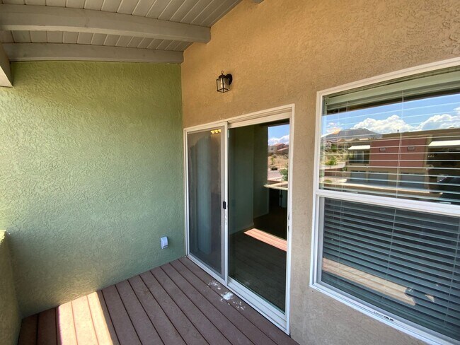 Building Photo - 4 Bedroom Home Available in Juan Tabo Hills!