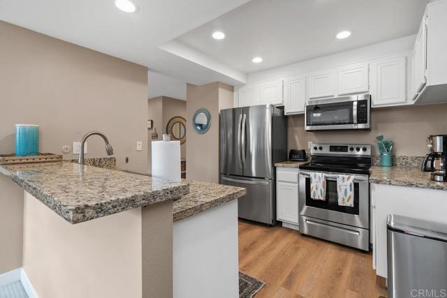 Building Photo - 190 Del Mar Shores Terrace