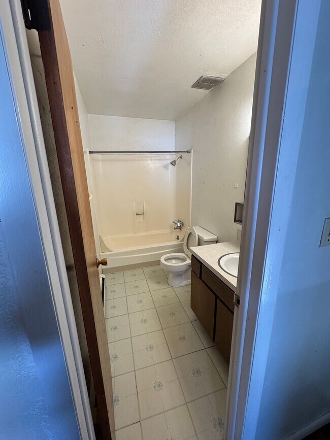 Building Photo - 720 37th Ave Ct