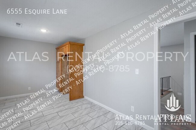 Building Photo - 6555 Esquire Ln