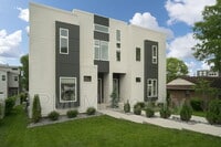 Building Photo - 936 Southside Pl