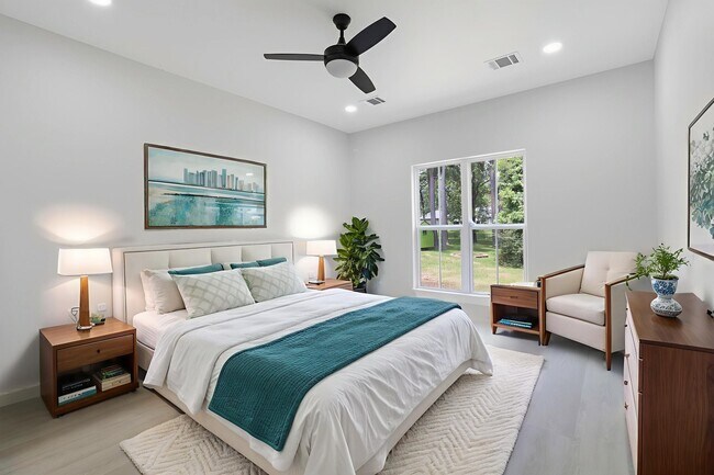 Building Photo - 611 Bridgeview Dr