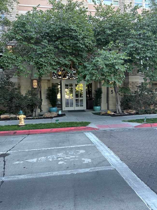 Building Photo - 5 S 500 W