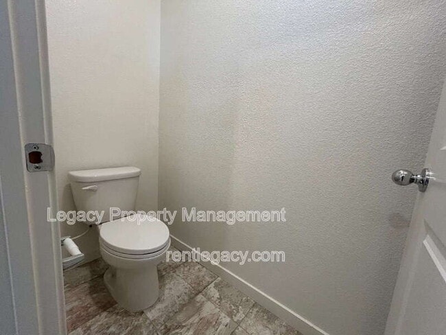 Building Photo - 3998 E Commerce Way