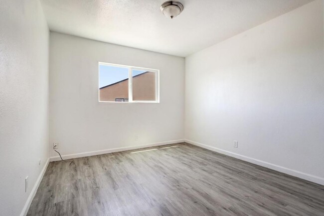 Building Photo - 3509 Tyson Pl NE