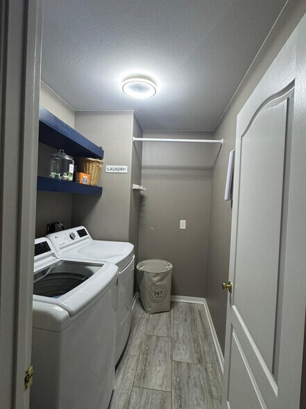 Building Photo - 5307 Meadowsweet Cir