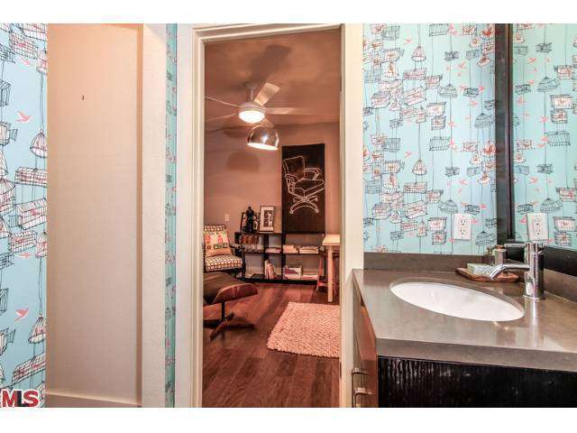 Building Photo - 141 S Clark Dr