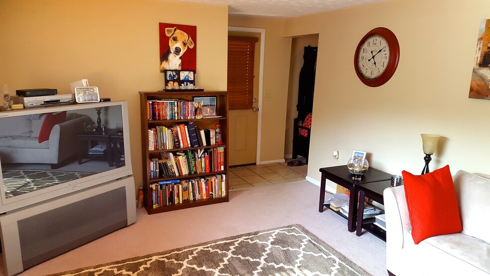 Living room - 14 Cunliffe Way