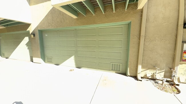 Building Photo - Beautifully Updated 3 Bed, 2.5 Bath La Jolla Townhome – Bright, Spacious, & Perfectly Located!