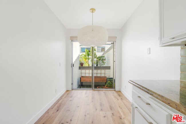Building Photo - 17095 Palisades Cir