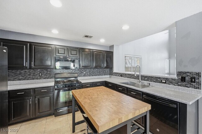 Building Photo - 10457 Chrisman Ave