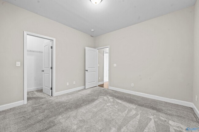 Building Photo - 104 Erskin Parcus Dr