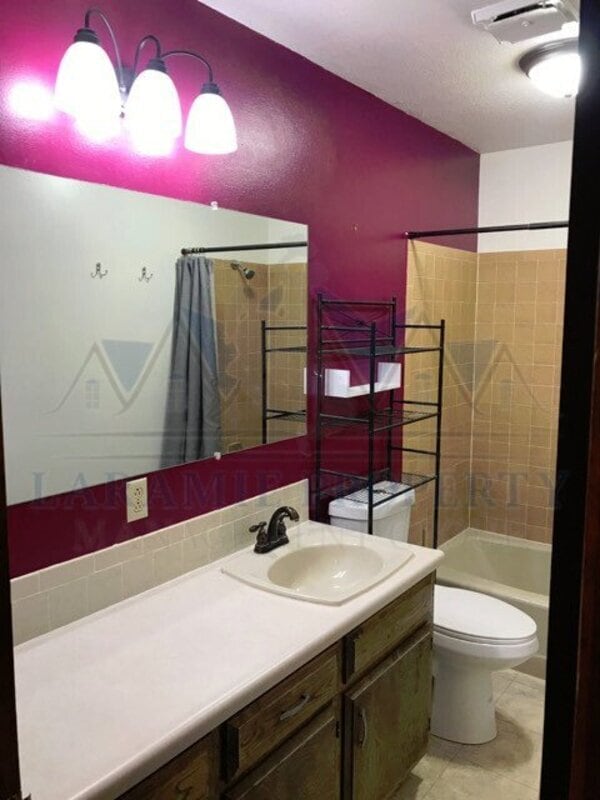 Building Photo - 1722 Boswell Dr