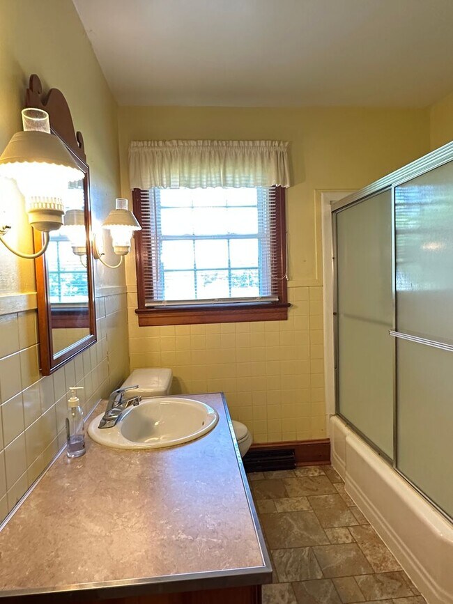 Building Photo - Fully Furnished/Inclusive 2 Bedroom/1 Bathroom Rancher For Rent