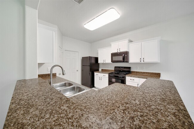 Building Photo - 305 Crooked Pine Court