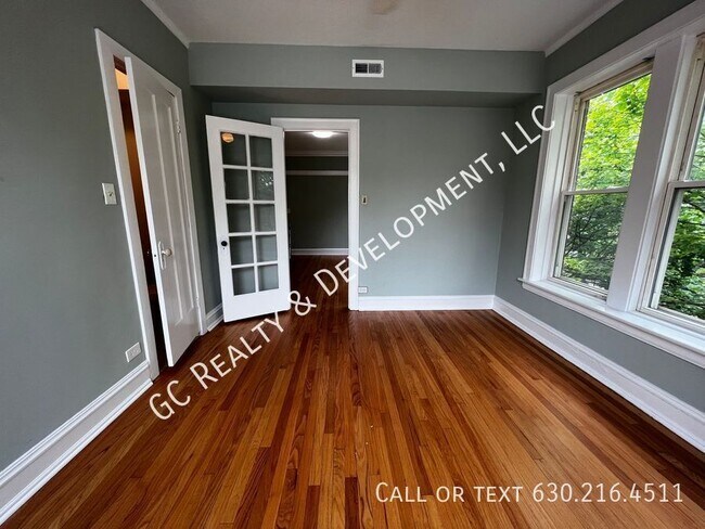 Building Photo - 2144 W Estes Ave