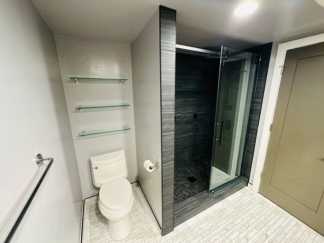 Building Photo - Ground level 2 bedroom, 2 bath in Bayfront...