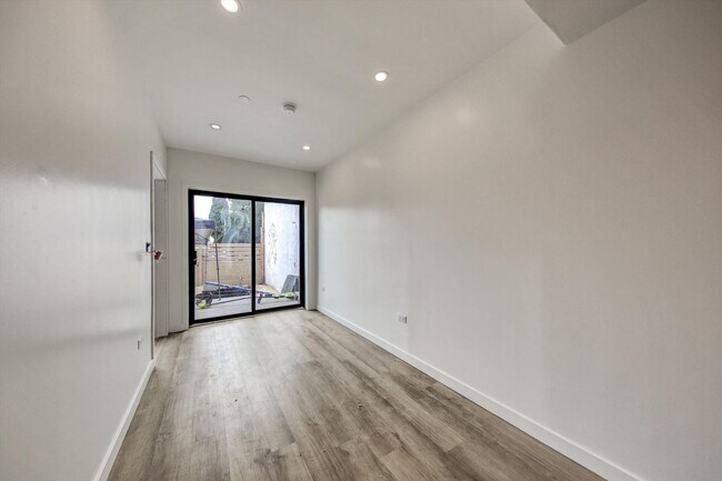 Building Photo - ONE MONTH FREE!! BRAND NEW CONSTRUCTION!! ...