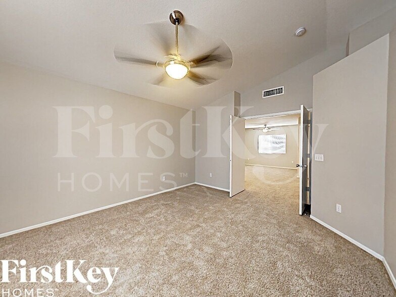 Building Photo - 7323 E Navarro Ave