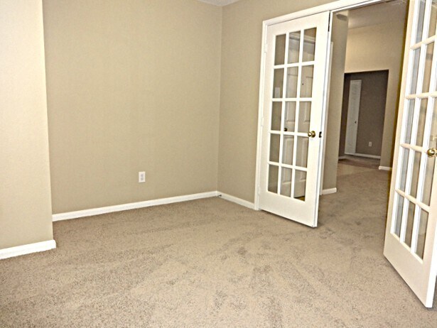 Building Photo - 32306 Willow Creek Park