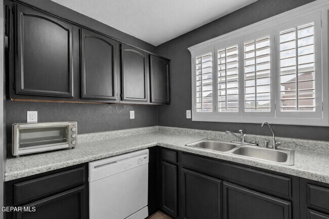 Building Photo - 3092 Tierra Bowles Dr