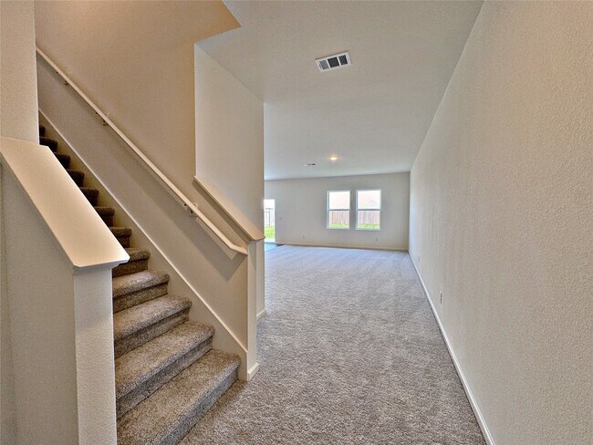Building Photo - 8431 Vacek Xing Wy