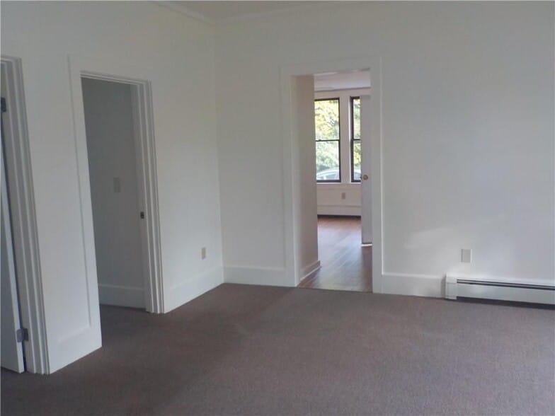 Building Photo - 1014 Park Ave