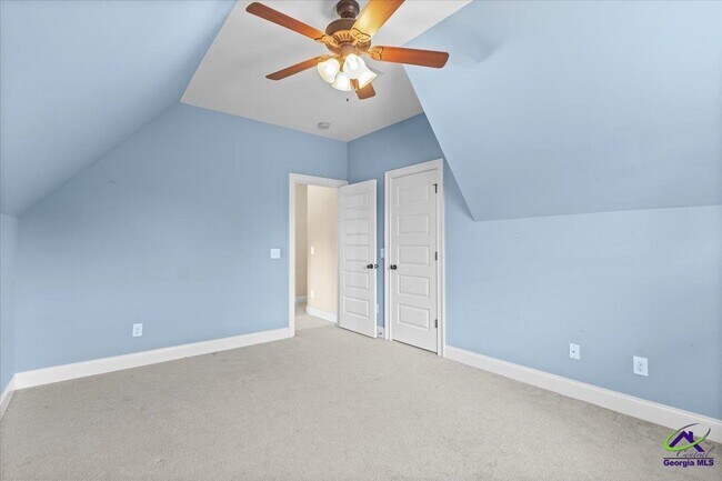 Building Photo - 300 Cheshire Dr