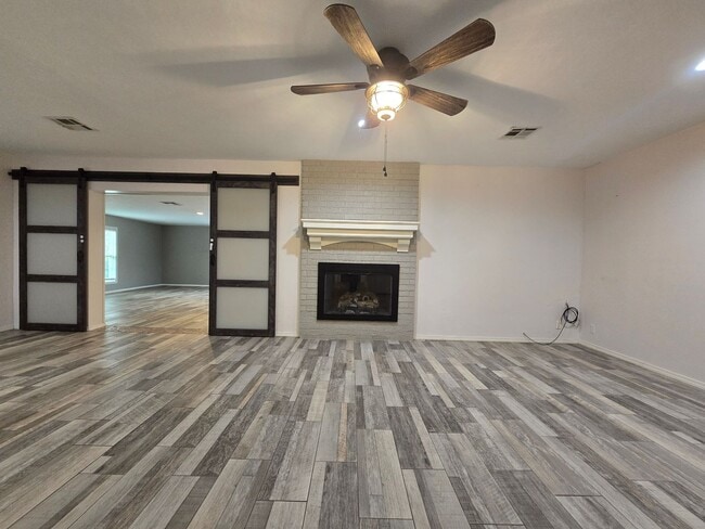 Building Photo - 4 bedroom 2 bath home in Seminole!