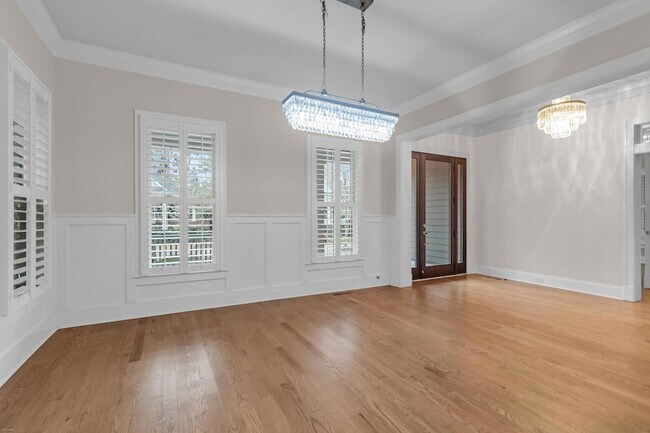 Building Photo - 612 Daggett St