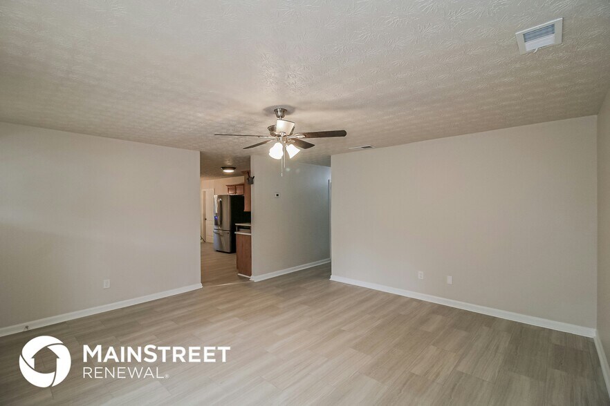 Building Photo - 5862 Homestead Cir