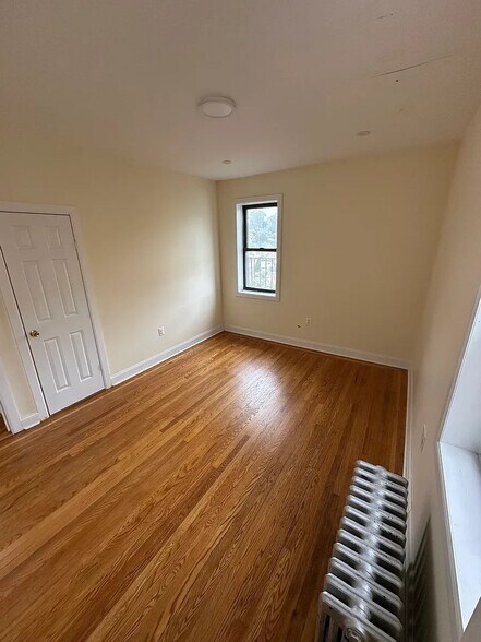 Building Photo - 541 Bronx River Rd