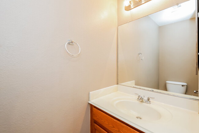 Building Photo - 4643 Cliff Breeze Dr